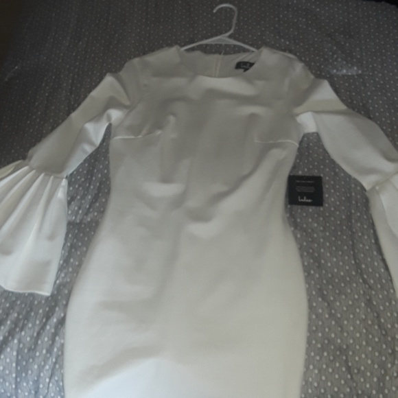 White dress - Picture 1 of 4